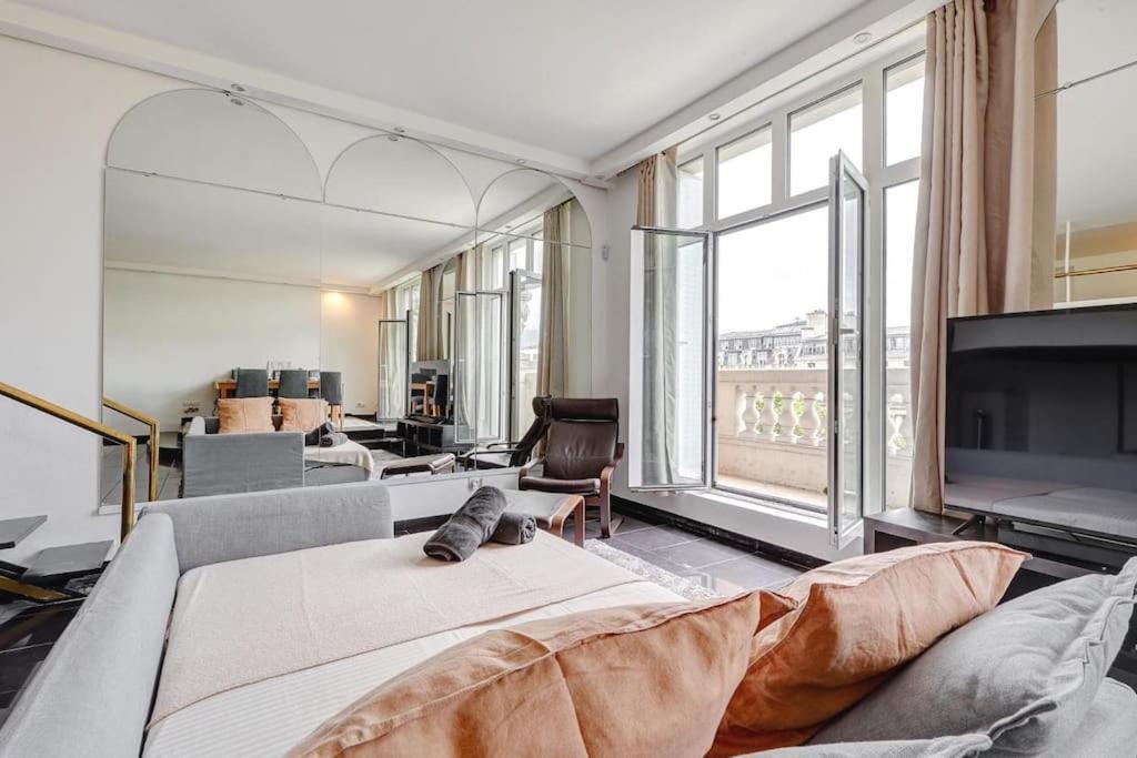 Appartement Vue Sur Les Champs-elysees