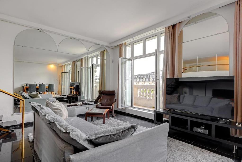 Appartement Vue Sur Les Champs-elysees Parijs