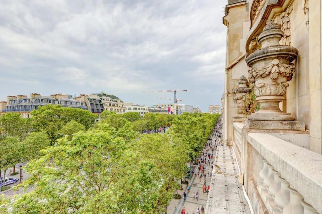 Vue Sur Les Champs-elysees * Parijs