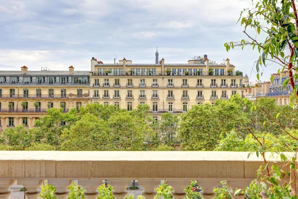 Vue Sur Les Champs-elysees Apartment Paris